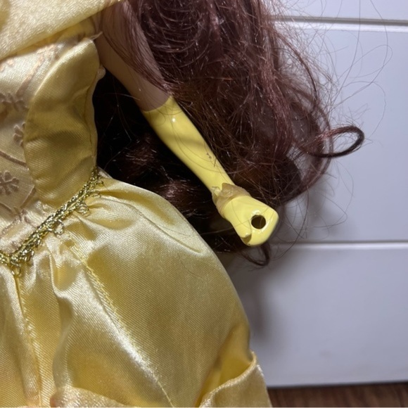 Porcelain Beauty and the Beast Belle doll - Picture 10 of 10